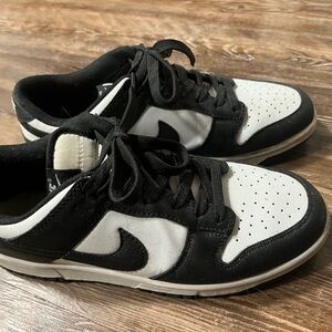 Nike Women Classic Black and White Sneakers